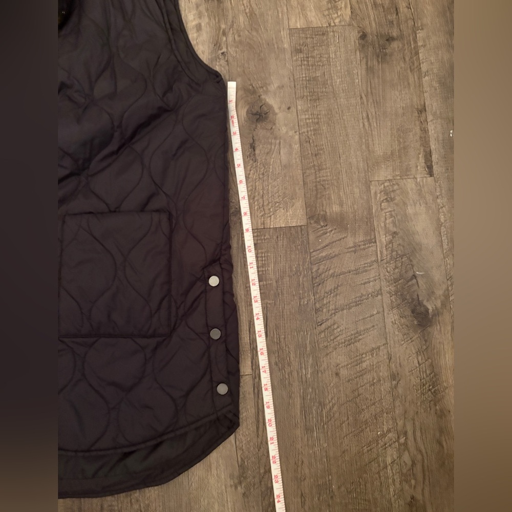 Black Quilted Vest - Picture 6 of 9